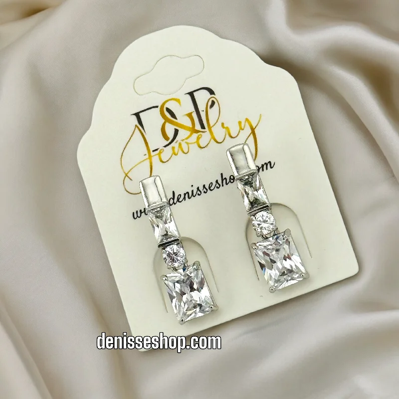 Star earrings for women-SILVER WHITE STONE EARRINGS E548