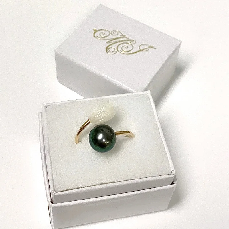 Adjustable gemstone ring for women-Ring LEIA - pikake & Tahitian pearl (R206)