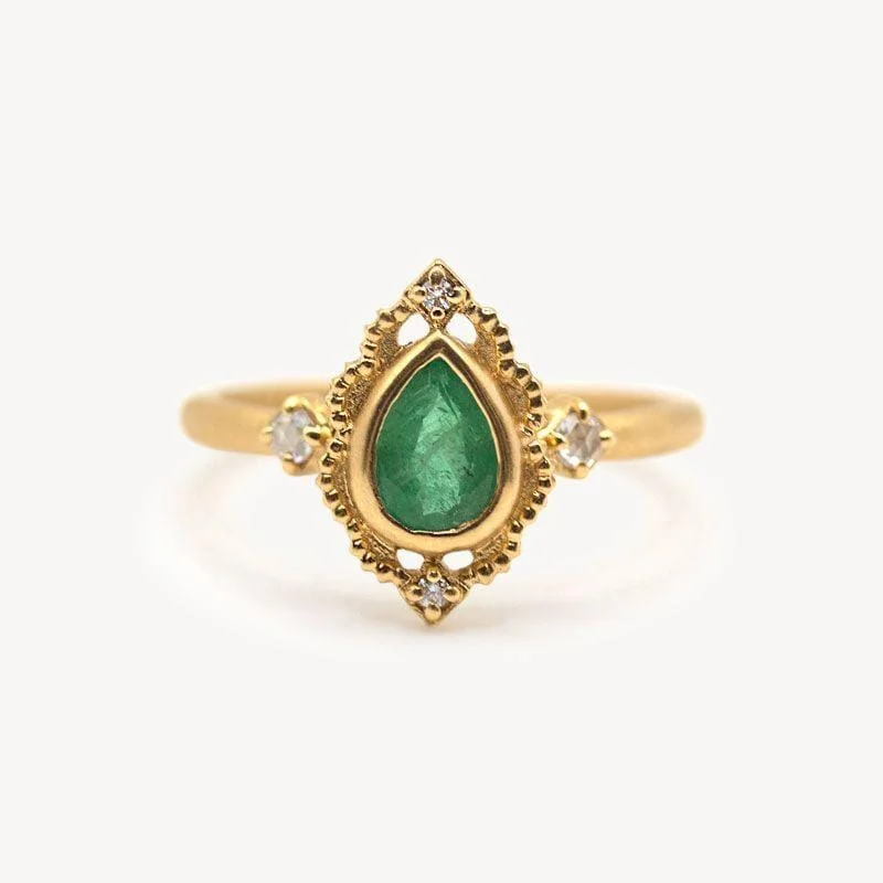 Modern ring for women-18k Emerald Venise Frame Ring